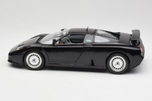 Bugatti EB110 Black Bburago 1:18 3055 Diecast - image 4 of 8