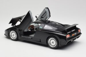 Bugatti EB110 Black Bburago 1:18 3055 Diecast - image 5 of 8