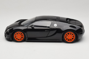 Bugatti Veyron Super Sport Black Metallic Minichamps 1:18 100110842 Diecast - image 4 of 8