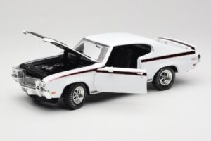 Buick GSX White American Muscle 1:18 AMM1322/06 Diecast - image 2 of 8