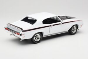Buick GSX White American Muscle 1:18 AMM1322/06 Diecast - image 3 of 8