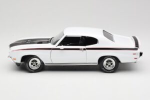 Buick GSX White American Muscle 1:18 AMM1322/06 Diecast - image 4 of 8