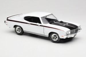 Buick GSX White American Muscle 1:18 AMM1322/06 Diecast - image 6 of 8