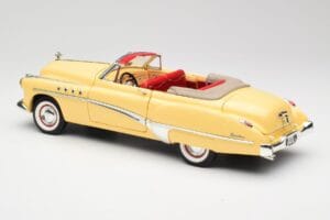 Buick Roadmaster Chrome Yellow Motormax 1:18 23124646-M17 Diecast - image 7 of 8