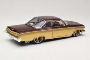 Chevrolet Bel Air Gold & Brown Maisto 1:18 31064 Diecast - image 3 of 8