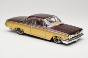 Chevrolet Bel Air Gold & Brown Maisto 1:18 31064 Diecast - image 6 of 8