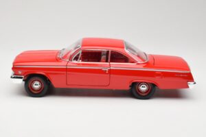 Chevrolet Bel Air Red Maisto 1:18 31641 Diecast - image 4 of 8