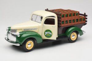 Chevrolet Brasseur Perrier Delivery Van Green Solido 1:18 203243 Diecast - image 2 of 8