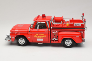 Chevrolet C-20 Fire Truck Sun Star 1:18 1383 Diecast - image 3 of 6