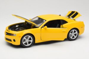 Chevrolet Camaro SS RS Yellow Maisto 1:18 31173 Diecast - image 2 of 8