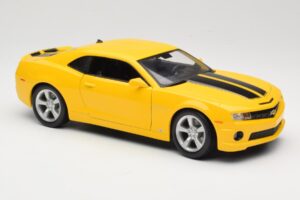 Chevrolet Camaro SS RS Yellow Maisto 1:18 31173 Diecast - image 6 of 8