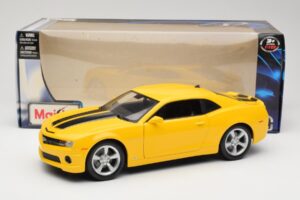 Chevrolet Camaro SS RS Yellow Maisto 1:18 31173 Diecast - image 8 of 8