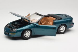 Chevrolet Camaro Z28 Convertible Green American Muscle 1:18 7231D0 Diecast - image 2 of 8