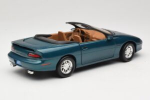 Chevrolet Camaro Z28 Convertible Green American Muscle 1:18 7231D0 Diecast - image 3 of 8