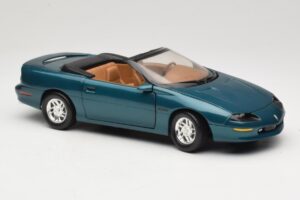 Chevrolet Camaro Z28 Convertible Green American Muscle 1:18 7231D0 Diecast - image 6 of 8