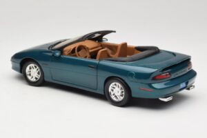 Chevrolet Camaro Z28 Convertible Green American Muscle 1:18 7231D0 Diecast - image 7 of 8