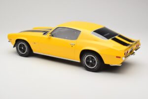 Chevrolet Camaro Z28 RS Daytona Yellow Otto 1:12 G085 Resin - image 5 of 6