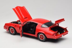 Chevrolet Camaro Z28 Yenko Turbo Z Red GreenLight 1:18 12999 Diecast - image 5 of 8
