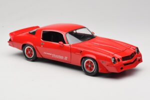 Chevrolet Camaro Z28 Yenko Turbo Z Red GreenLight 1:18 12999 Diecast - image 6 of 8