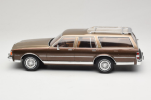Chevrolet Caprice Estate Wagon Beige MCG 1:18 MCG18476 Diecast - image 3 of 6