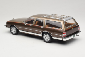 Chevrolet Caprice Estate Wagon Beige MCG 1:18 MCG18476 Diecast - image 5 of 6