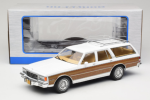 Chevrolet Caprice Estate Wagon White MCG 1:18 MCG18475 Diecast - image 6 of 6