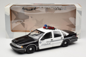 Chevrolet Caprice Glendale Police UT Models 1:18 21026 Diecast - image 8 of 8
