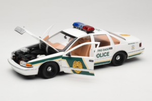 Chevrolet Caprice Metro Dade Police UT Models 1:18 21024 Diecast - image 2 of 8