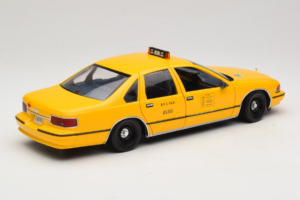 Chevrolet Caprice NYC Taxi UT Models 1:18 180142095 Diecast - image 3 of 8