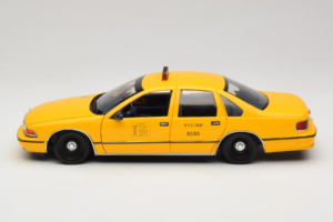 Chevrolet Caprice NYC Taxi UT Models 1:18 180142095 Diecast - image 4 of 8