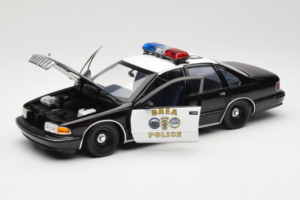 Chevrolet Caprice California Police UT Models 1:18 180142098 Diecast - image 2 of 8