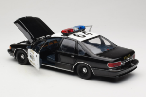 Chevrolet Caprice California Police UT Models 1:18 180142098 Diecast - image 5 of 8