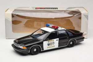 Chevrolet Caprice California Police UT Models 1:18 180142098 Diecast - image 8 of 8