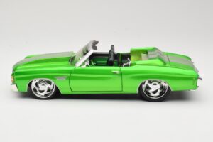 Chevrolet Chevelle SS Convertible Green Maisto 1:18 31099 Diecast - image 4 of 8