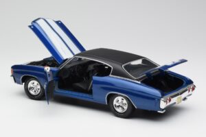 Chevrolet Chevelle SS 454 Blue Maisto 1:18 531886 Diecast - image 5 of 8