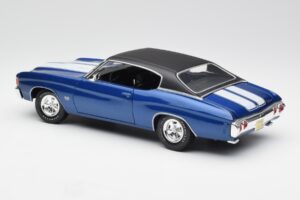 Chevrolet Chevelle SS 454 Blue Maisto 1:18 531886 Diecast - image 7 of 8