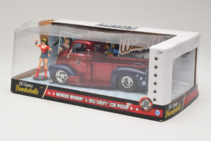 Chevrolet COE Pickup Wonder Woman With Figure Metals Diecast 1:24 30453 Diecast - image 3 of 3