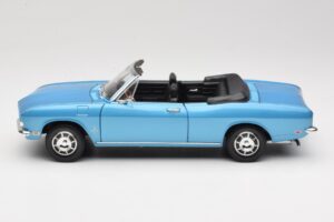 Chevrolet Corvair Monza Convertible Blue Road Signature 1:18 92498 Diecast - image 4 of 8