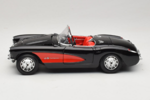 Chevrolet Corvette C1 Black & Red Bburago 1:18 3034-M1 Diecast - image 4 of 8