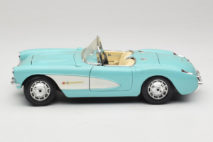 Chevrolet Corvette C1 Blue & White Bburago 1:18 3024-M2 Diecast - image 4 of 8