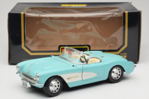 Chevrolet Corvette C1 Blue & White Bburago 1:18 3024-M2 Diecast - image 8 of 8