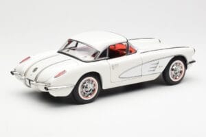 Chevrolet Corvette C1 Spider Hard Top Snowcrest White AUTOart 1:18 71147 Diecast - image 3 of 8
