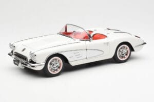Chevrolet Corvette C1 Spider Hard Top Snowcrest White AUTOart 1:18 71147 Diecast