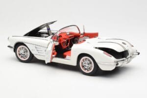 Chevrolet Corvette C1 Spider Hard Top Snowcrest White AUTOart 1:18 71147 Diecast - image 5 of 8