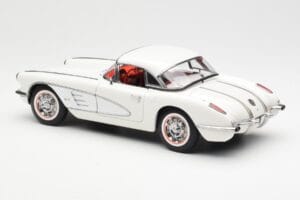 Chevrolet Corvette C1 Spider Hard Top Snowcrest White AUTOart 1:18 71147 Diecast - image 7 of 8