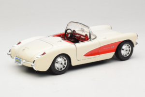 Chevrolet Corvette C1 White & Red Bburago 1:18 3024-M3 Diecast - image 3 of 8