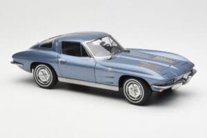 Chevrolet Corvette C2 Blue Grey Metallic AUTOart 1:18 71182 Diecast - image 6 of 8