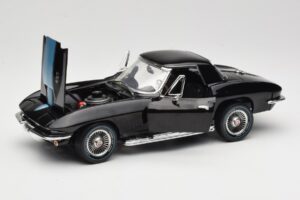 Chevrolet Corvette C2 Black American Muscle 1:18 AMM1099/06 Diecast - image 2 of 8