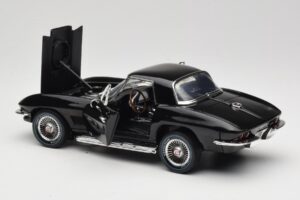 Chevrolet Corvette C2 Black American Muscle 1:18 AMM1099/06 Diecast - image 5 of 8