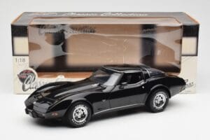 Chevrolet Corvette C3 Black UT Models 1:18 21071 Diecast - image 8 of 8